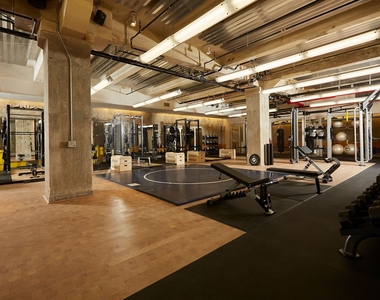 70 Pine Street - Photo Thumbnail 7
