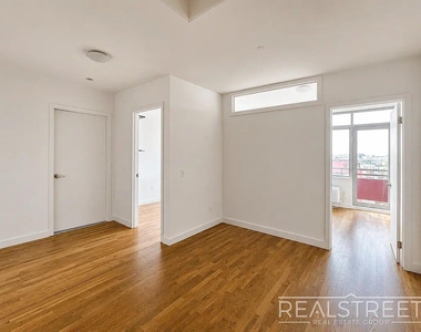 184 Noll Street - Photo Thumbnail 2