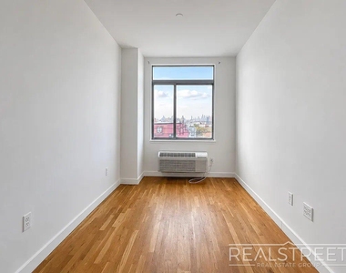 184 Noll Street - Photo Thumbnail 6