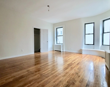 240 West 104th St - Photo Thumbnail 7