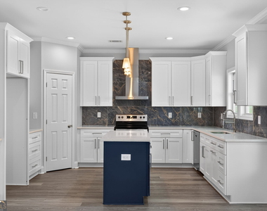 1226 Bloomsbury Lane - Photo Thumbnail 3