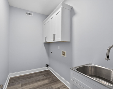 1226 Bloomsbury Lane - Photo Thumbnail 12
