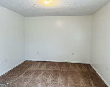 42 Robinson Street - Photo Thumbnail 9