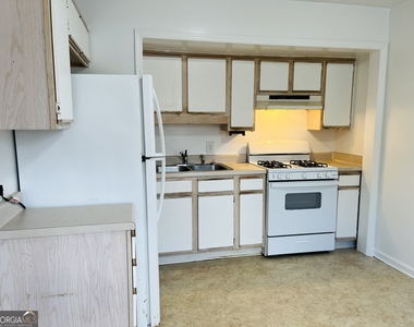 42 Robinson Street - Photo Thumbnail 7