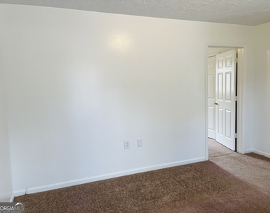 42 Robinson Street - Photo Thumbnail 4