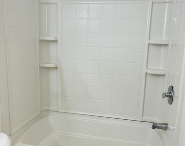 42 Robinson Street - Photo Thumbnail 13