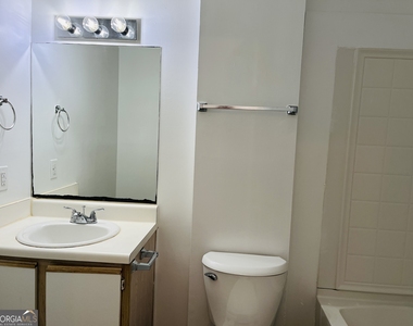 42 Robinson Street - Photo Thumbnail 12