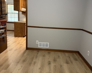 8282 Dawn Drive - Photo Thumbnail 3