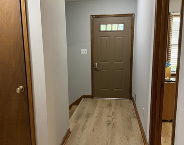 8282 Dawn Drive - Photo Thumbnail 2