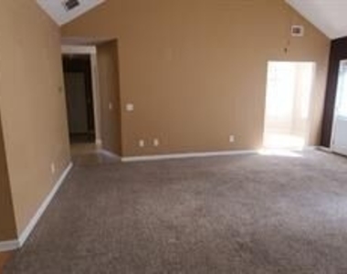 30 Princeton Court - Photo Thumbnail 6