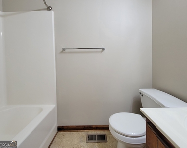 518 Carl Cedar Hill Road - Photo Thumbnail 8