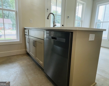 107 Gardenia Lane - Photo Thumbnail 9