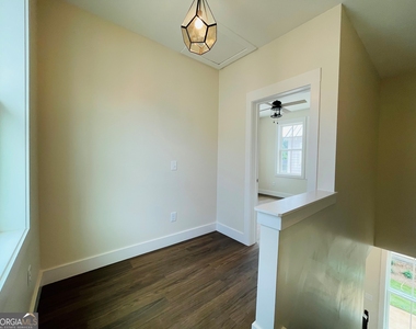 107 Gardenia Lane - Photo Thumbnail 11
