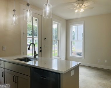 107 Gardenia Lane - Photo Thumbnail 7