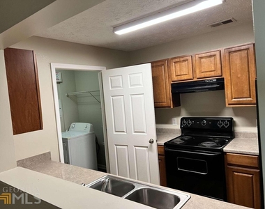 13101 Fairington Ridge Circle - Photo Thumbnail 8