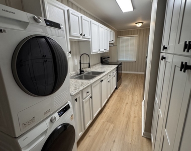 3269 Dodson Drive - Photo Thumbnail 9