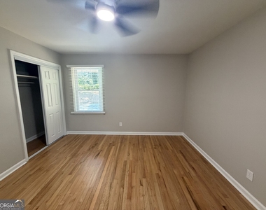 3269 Dodson Drive - Photo Thumbnail 7
