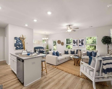 4521 Bishops Lane - Photo Thumbnail 7