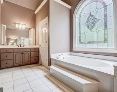 9485 Nesbit Lakes Drive - Photo Thumbnail 20