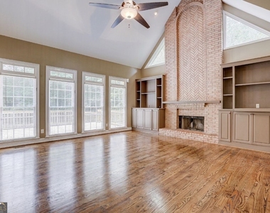 9485 Nesbit Lakes Drive - Photo Thumbnail 8