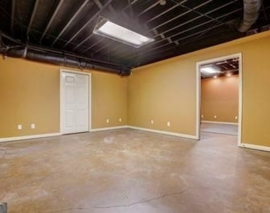 9485 Nesbit Lakes Drive - Photo Thumbnail 33