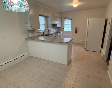 208 Bell Ave - Photo Thumbnail 3