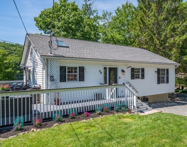 38 Oneida Ave - Photo Thumbnail 2