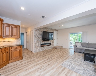 38 Oneida Ave - Photo Thumbnail 18