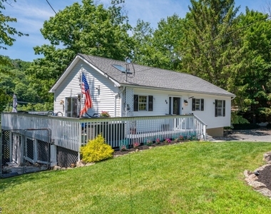 38 Oneida Ave - Photo Thumbnail 28