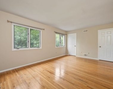 103 Continental Rd - Photo Thumbnail 15