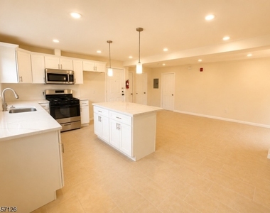 105 Chandler Ave - Photo Thumbnail 1