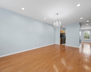 20 Gordon Cir - Photo Thumbnail 1