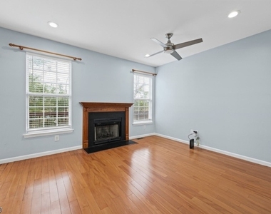20 Gordon Cir - Photo Thumbnail 3