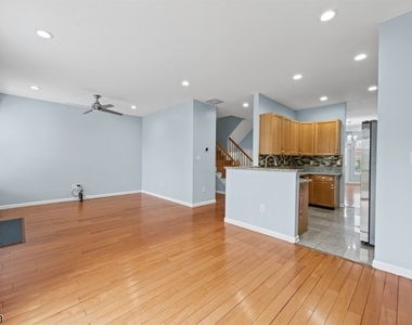 20 Gordon Cir - Photo Thumbnail 4