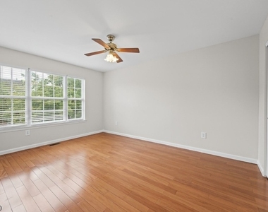 20 Gordon Cir - Photo Thumbnail 9