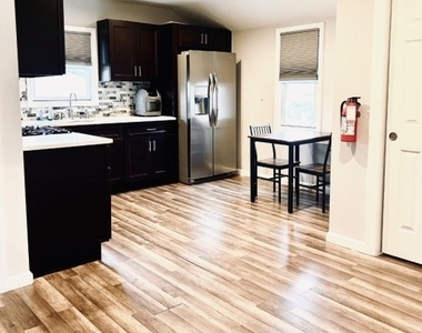 316 Evergreen Ave - Photo Thumbnail 2