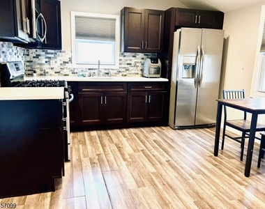 316 Evergreen Ave - Photo Thumbnail 1