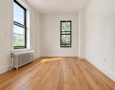 305 7th Street - Photo Thumbnail 3