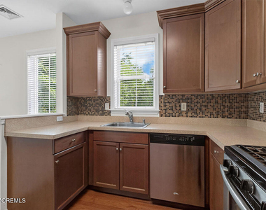 118 Sloan Court - Photo Thumbnail 4