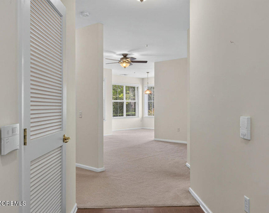 118 Sloan Court - Photo Thumbnail 1