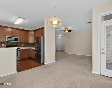 118 Sloan Court - Photo Thumbnail 9