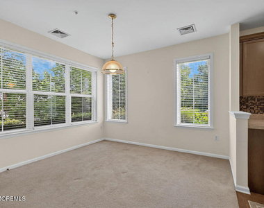 118 Sloan Court - Photo Thumbnail 16