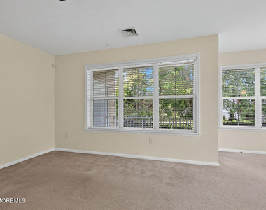 118 Sloan Court - Photo Thumbnail 15