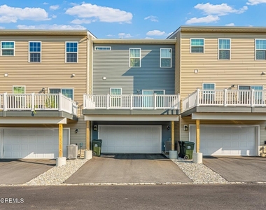 104 Midland Avenue - Photo Thumbnail 2