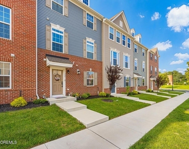 104 Midland Avenue - Photo Thumbnail 1
