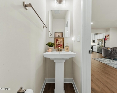 104 Midland Avenue - Photo Thumbnail 23