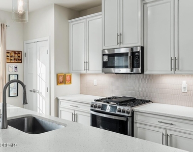 104 Midland Avenue - Photo Thumbnail 16