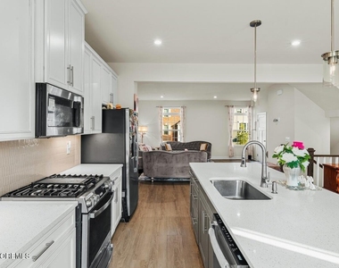 104 Midland Avenue - Photo Thumbnail 18