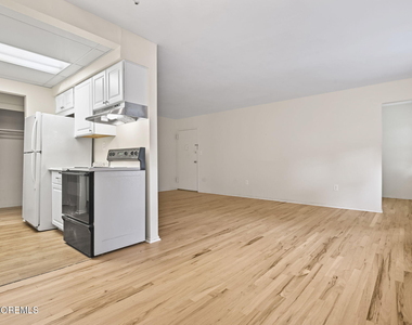 63 Stonehurst Boulevard - Photo Thumbnail 1