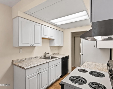 63 Stonehurst Boulevard - Photo Thumbnail 10